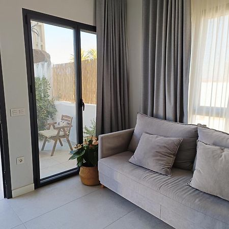 Apartamentos Madreselva Fernan Perez エクステリア 写真