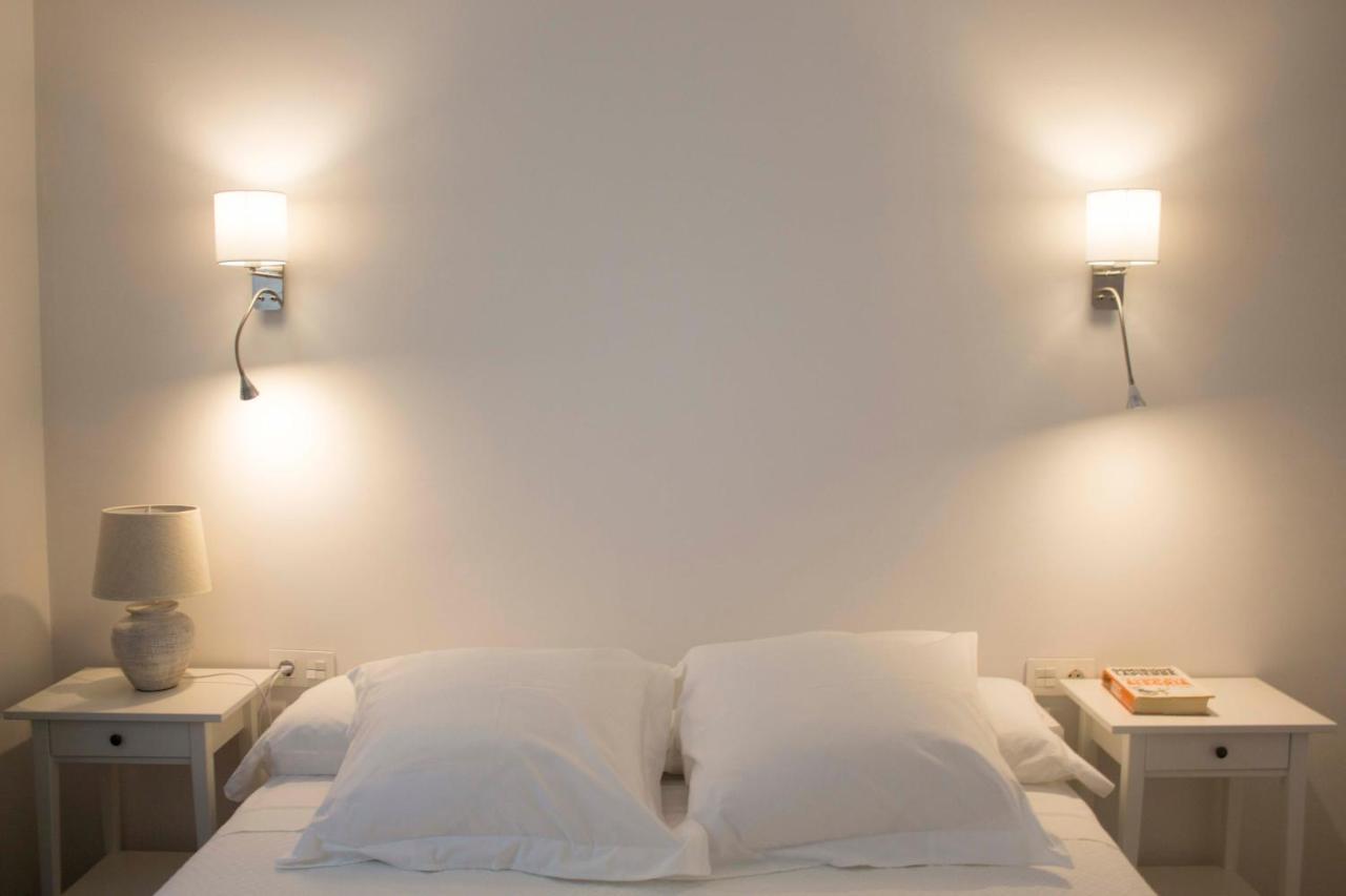 Apartamentos Madreselva Fernan Perez エクステリア 写真