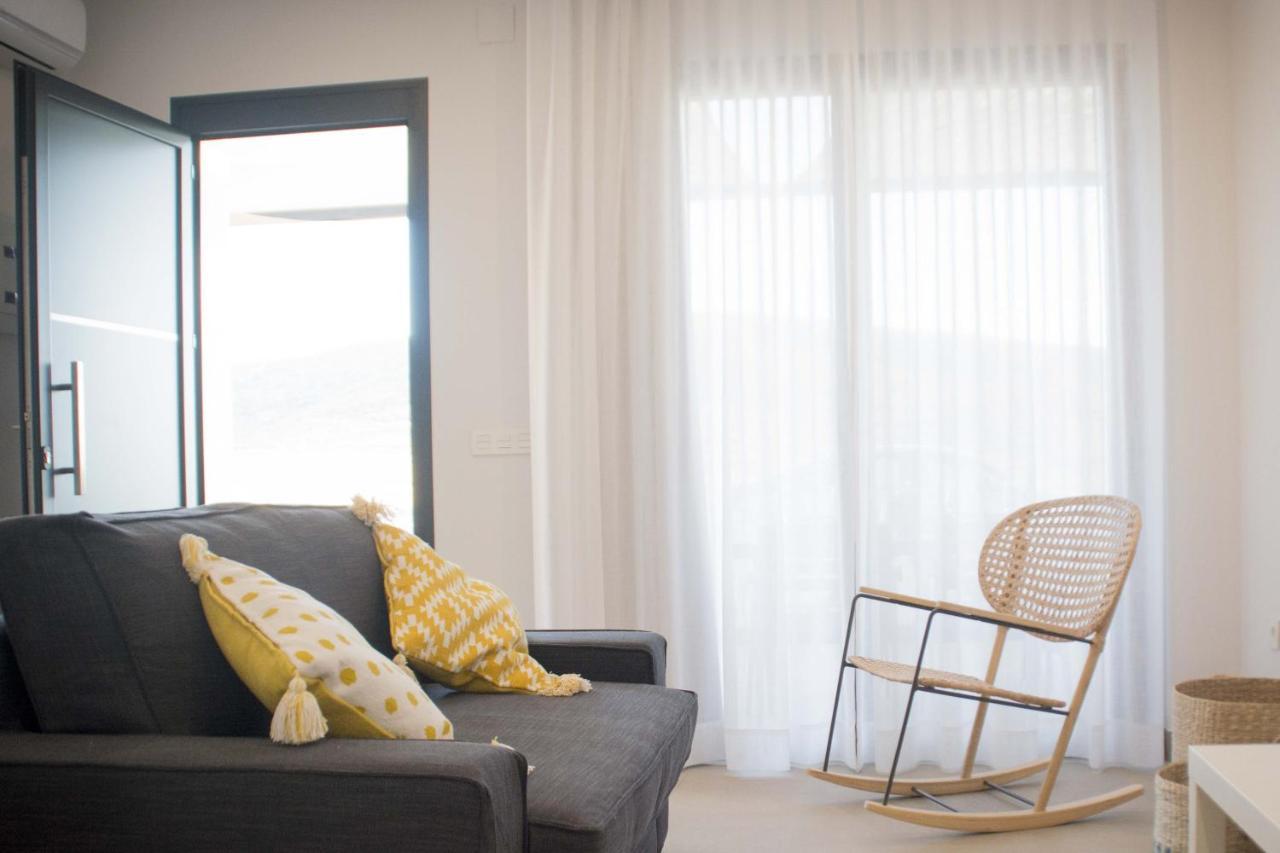Apartamentos Madreselva Fernan Perez エクステリア 写真