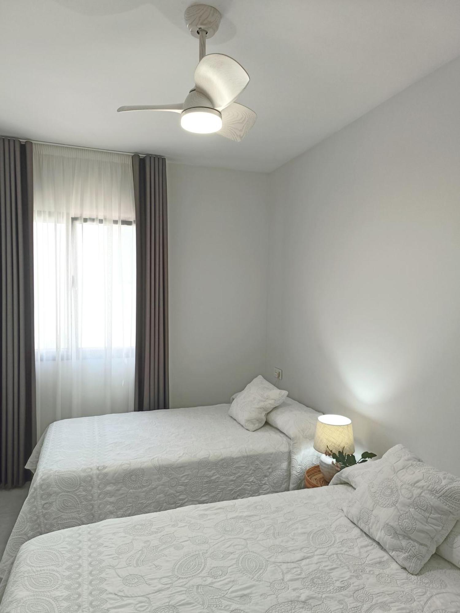 Apartamentos Madreselva Fernan Perez エクステリア 写真