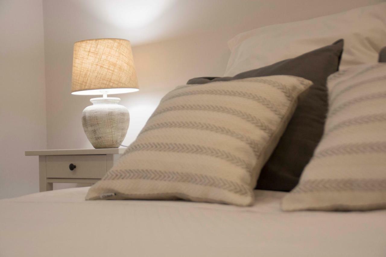 Apartamentos Madreselva Fernan Perez エクステリア 写真